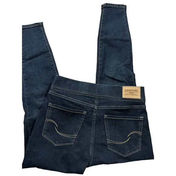 Signature by Levi Strauss & Co. Gold Label Women's Totally Shaping Pull-… - Picture 6 of 9